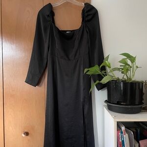 Aritzia Wilfred black Bridgerton satin long sleeve midi dress